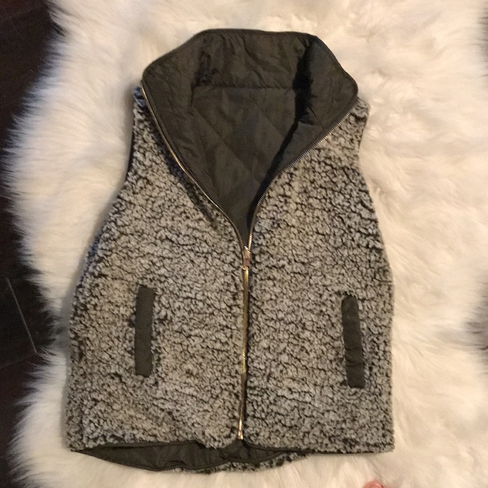 Thread & Supply Reversible Vest - Picture 3 of 4